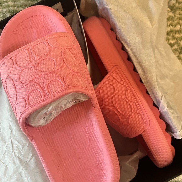 Bought for an event I didn’t attend 🙁 - Picture 3 of 3